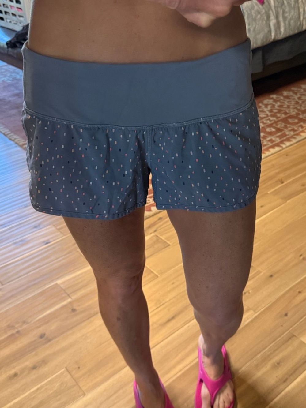 lululemon athletica Speed Shorts 10 (not Speed Up) - wide waistband - Grey w/dot